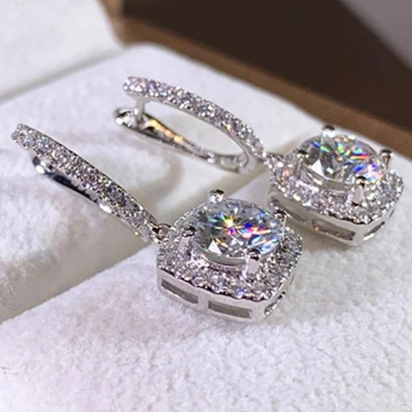 Fashion Jewelry Jewelry - 1 Pair Romantic Simulated Diamond Earrings 18K White Gold, Gorgeous. 3Ct.Total.